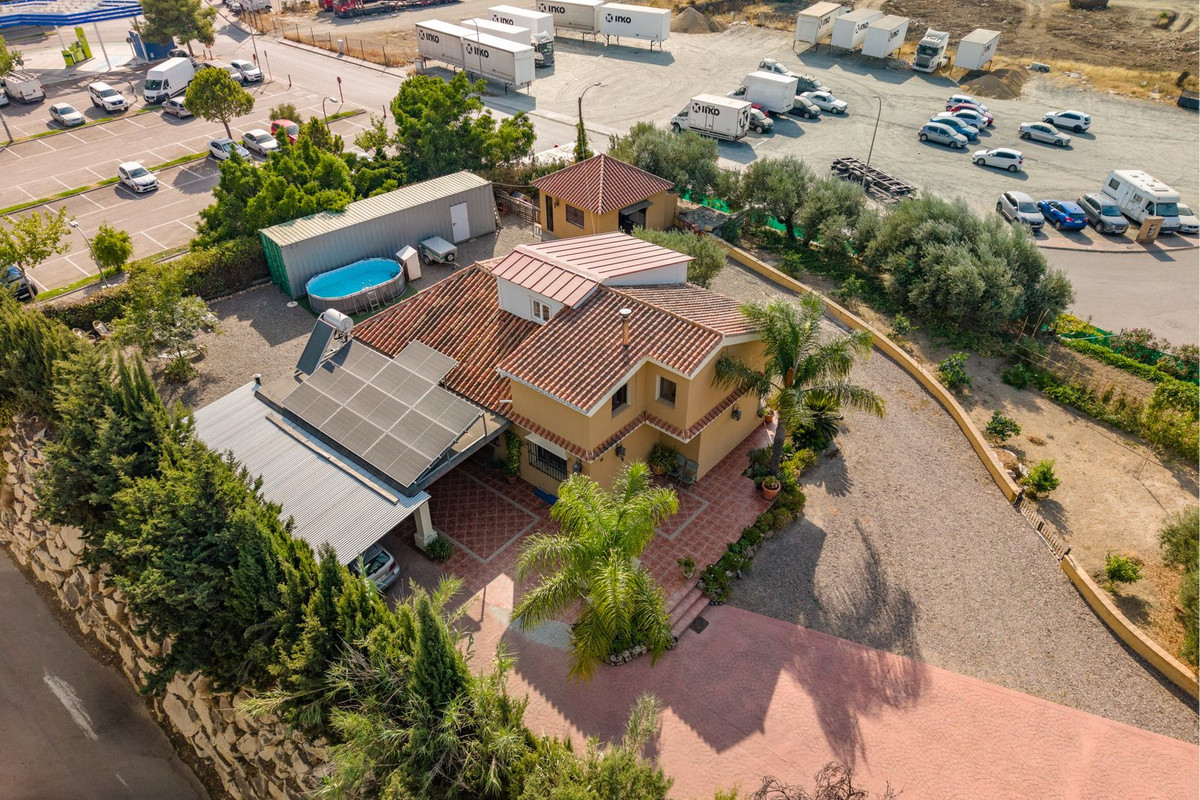 3 Bed Townhouse for sale in Coín Costa Del Sol, Málaga, Spain