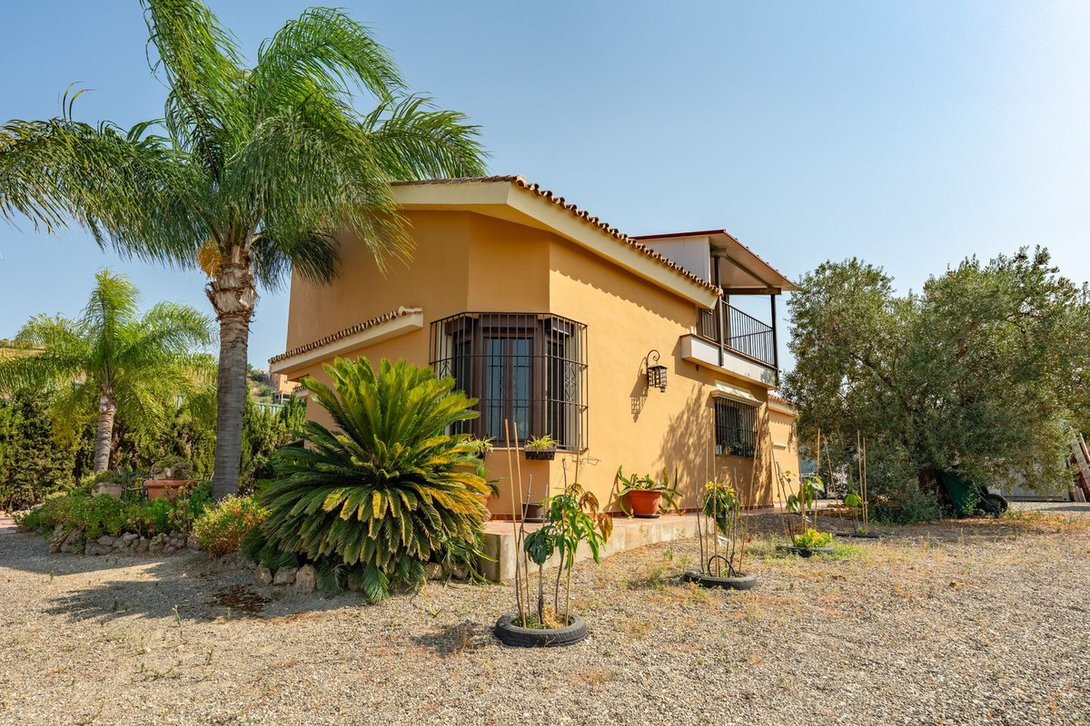 3 Bed Townhouse for sale in Coín Costa Del Sol, Málaga, Spain