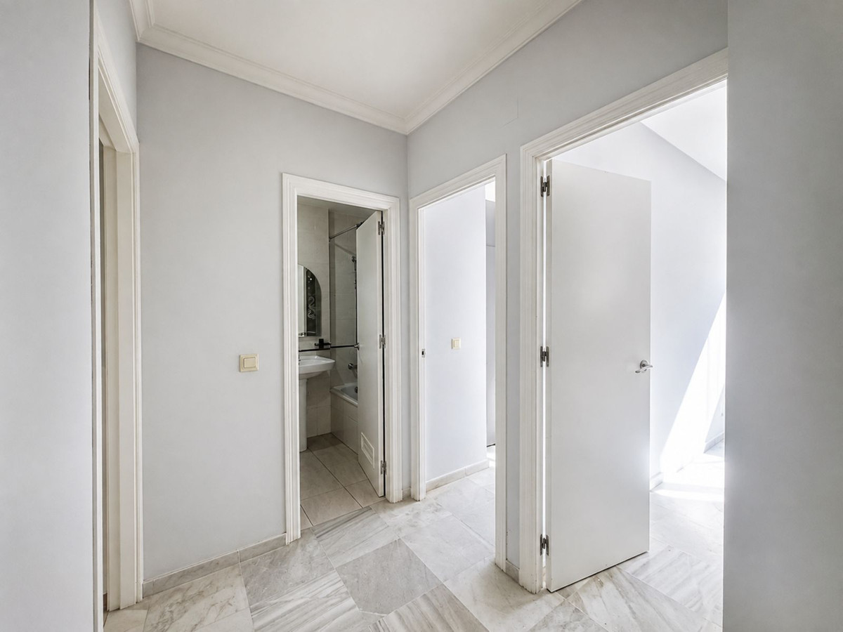 Se vende Apartamento Planta Media de 4 dormitorios en Costa Del Sol, Málaga, España