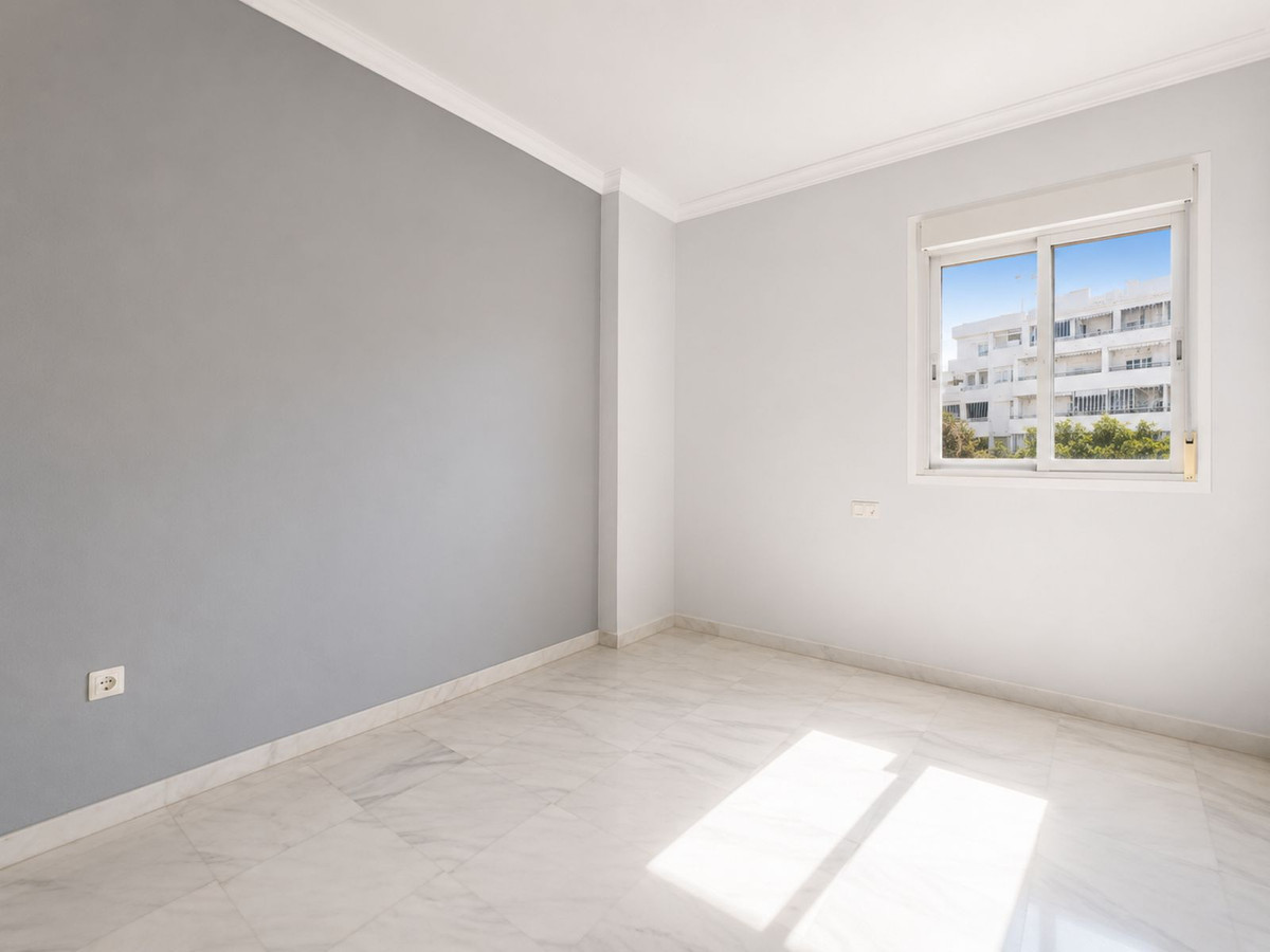 Se vende Apartamento Planta Media de 4 dormitorios en Costa Del Sol, Málaga, España