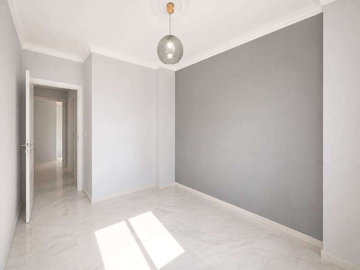 Se vende Apartamento Planta Media de 4 dormitorios en Costa Del Sol, Málaga, España