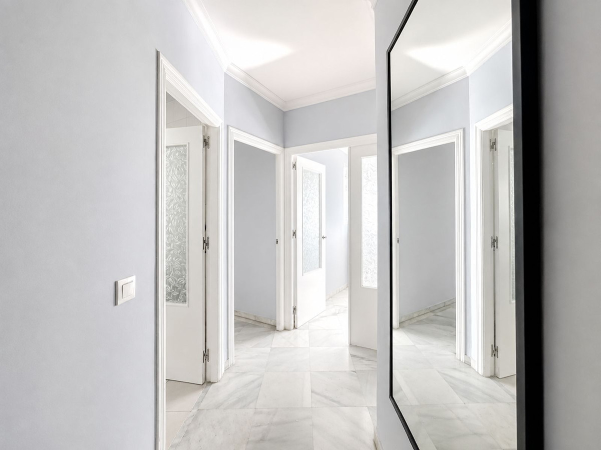 Se vende Apartamento Planta Media de 4 dormitorios en Costa Del Sol, Málaga, España