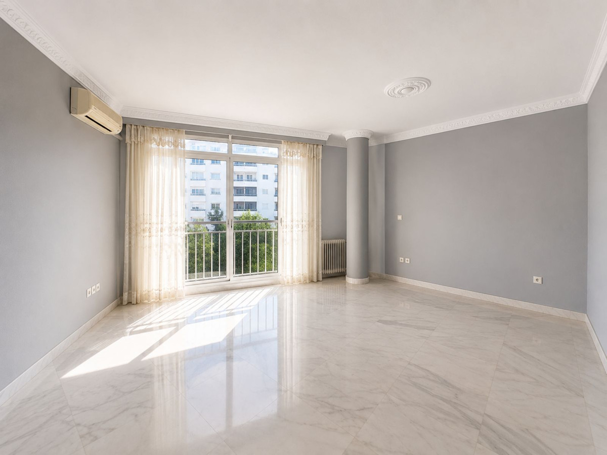 Se vende Apartamento Planta Media de 4 dormitorios en Costa Del Sol, Málaga, España