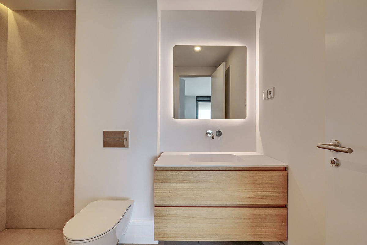 Se vende Apartamento Planta Media de 3 dormitorios en Costa Del Sol, Málaga, España