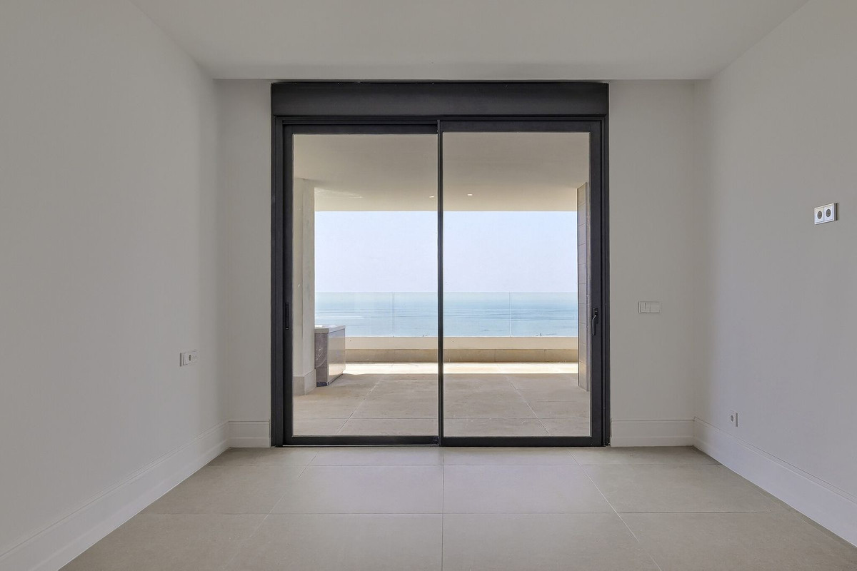 Se vende Apartamento Planta Media de 3 dormitorios en Costa Del Sol, Málaga, España