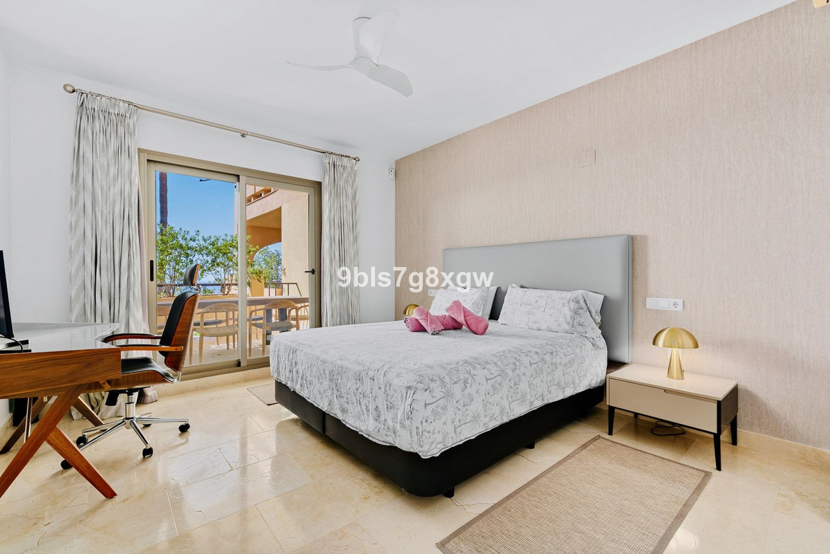 3 Bed Apartment for sale in Benahavís Costa Del Sol, Málaga, Spain