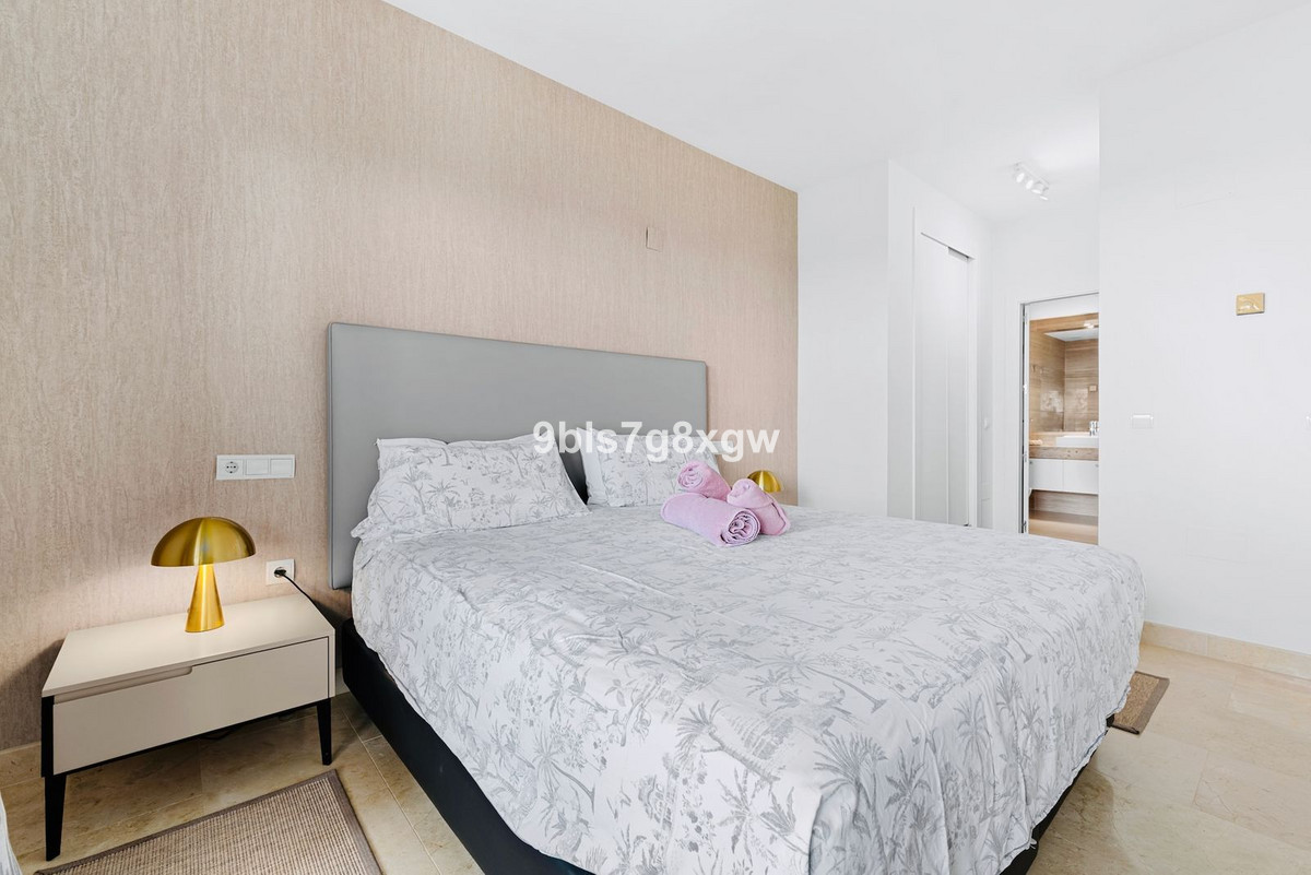 3 Bed Apartment for sale in Benahavís Costa Del Sol, Málaga, Spain