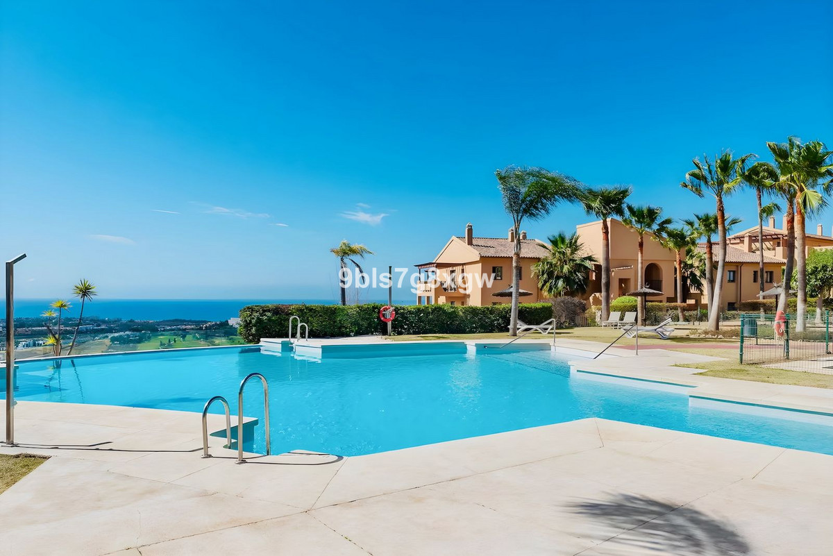 3 Bed Apartment for sale in Benahavís Costa Del Sol, Málaga, Spain
