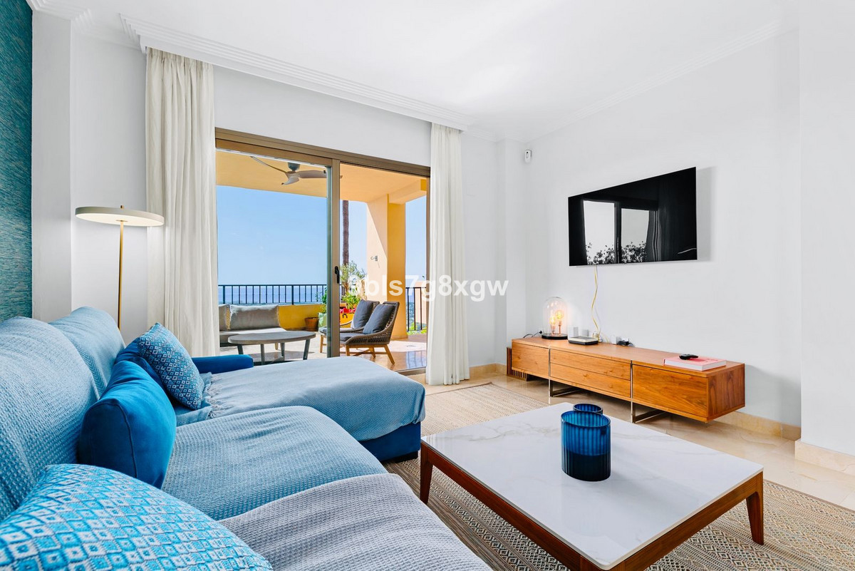 3 Bed Apartment for sale in Benahavís Costa Del Sol, Málaga, Spain