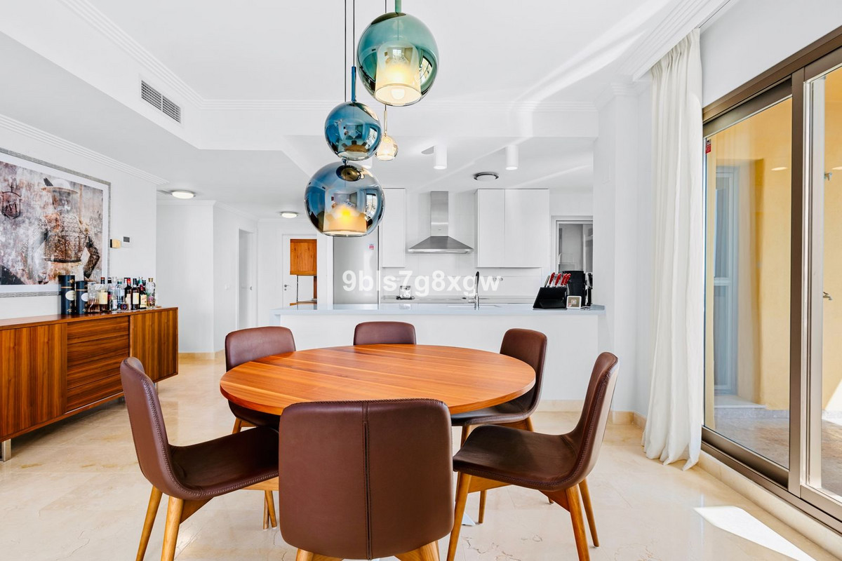 3 Bed Apartment for sale in Benahavís Costa Del Sol, Málaga, Spain