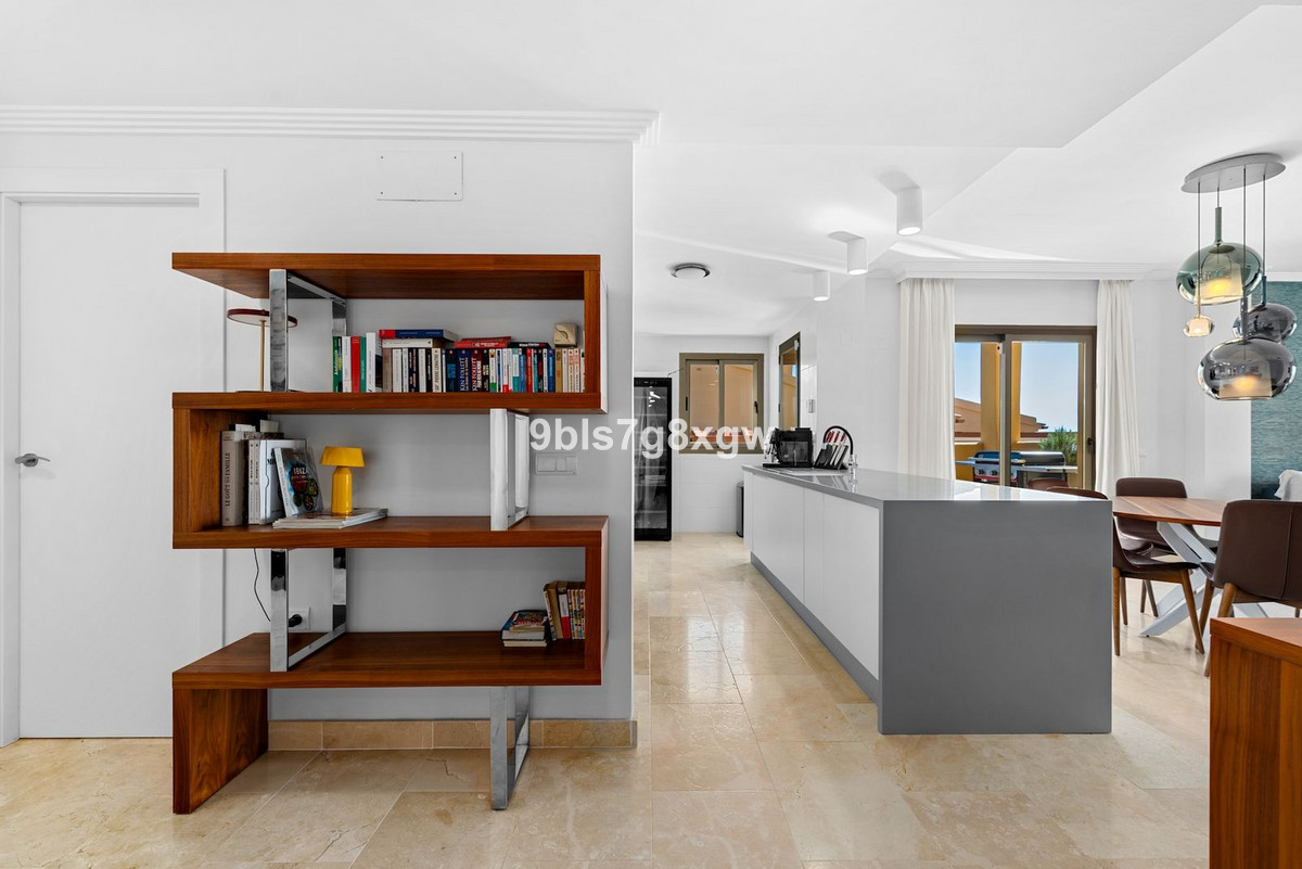 3 Bed Apartment for sale in Benahavís Costa Del Sol, Málaga, Spain