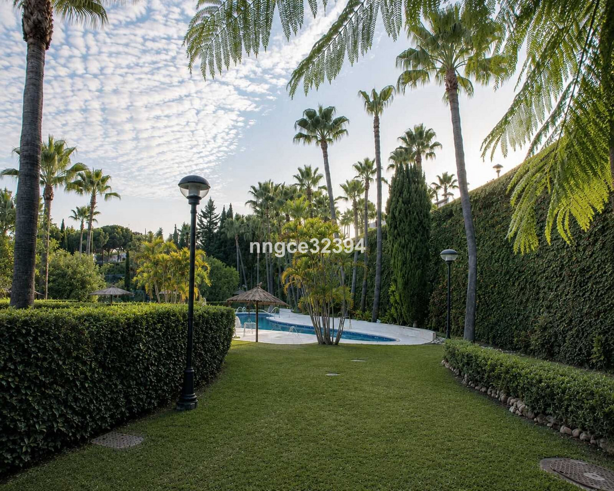 2 Bed Apartment for sale in Sierra Blanca Costa Del Sol, Málaga, Spain