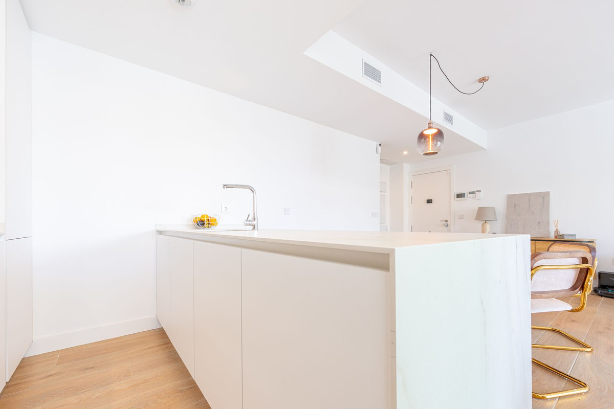 Se vende Apartamento Planta Media de 3 dormitorios en Costa Del Sol, Málaga, España