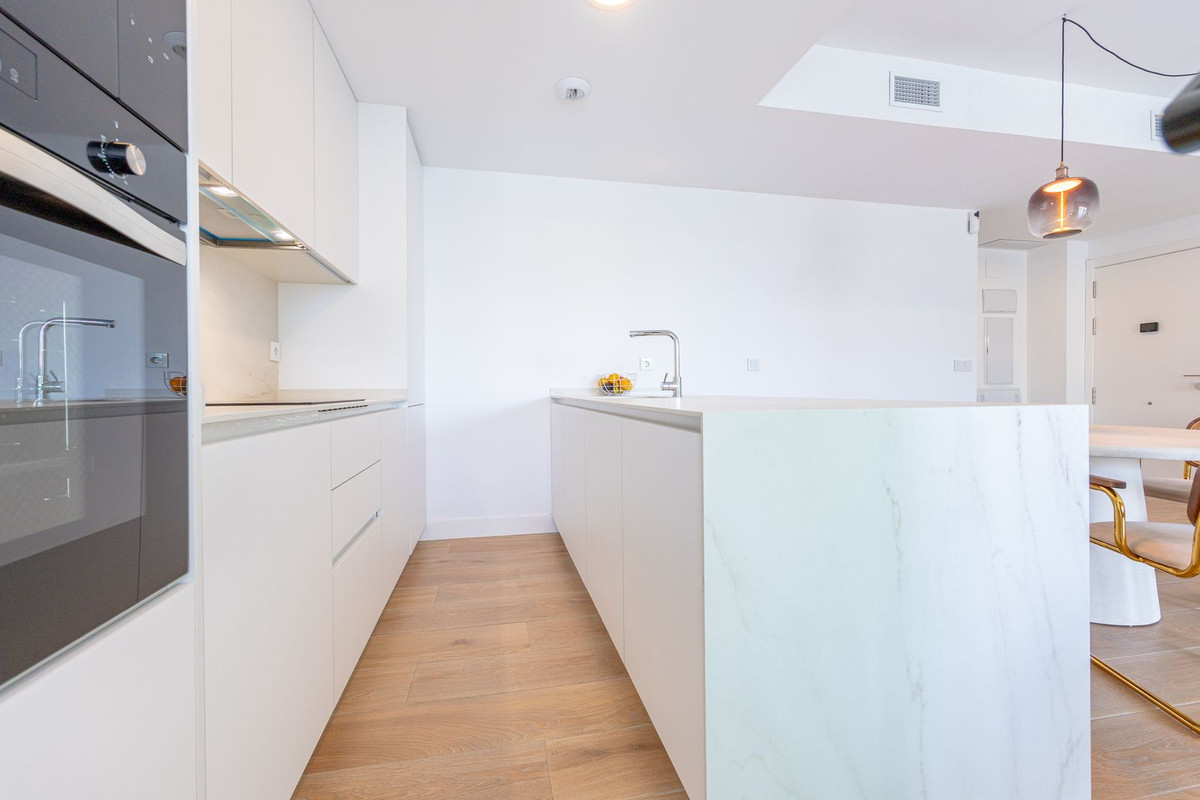 Se vende Apartamento Planta Media de 3 dormitorios en Costa Del Sol, Málaga, España