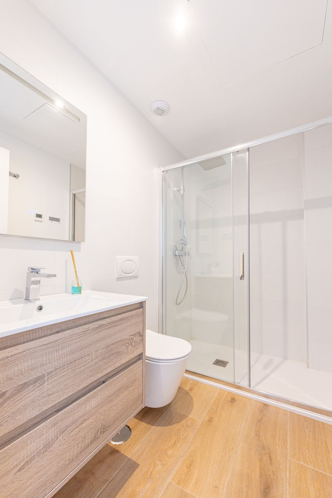 Se vende Apartamento Planta Media de 3 dormitorios en Costa Del Sol, Málaga, España