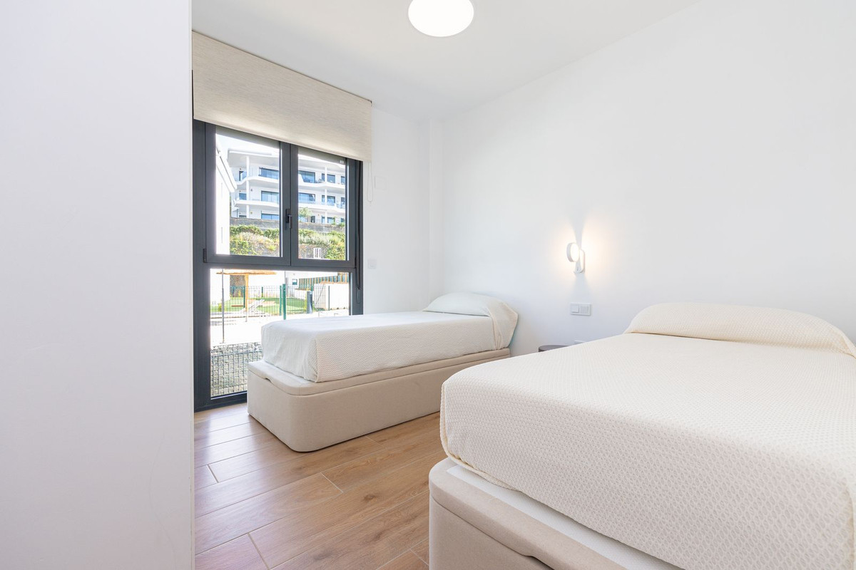 Se vende Apartamento Planta Media de 3 dormitorios en Costa Del Sol, Málaga, España
