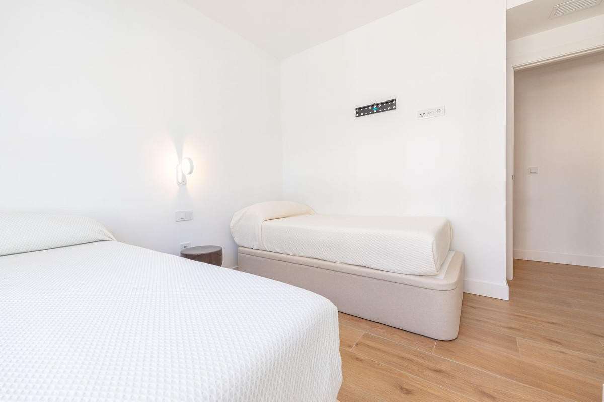 Se vende Apartamento Planta Media de 3 dormitorios en Costa Del Sol, Málaga, España
