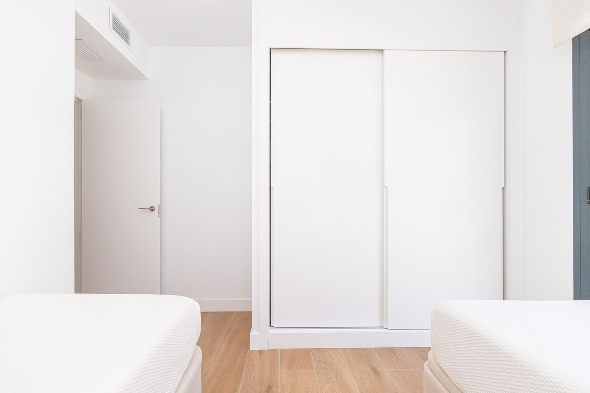 Se vende Apartamento Planta Media de 3 dormitorios en Costa Del Sol, Málaga, España