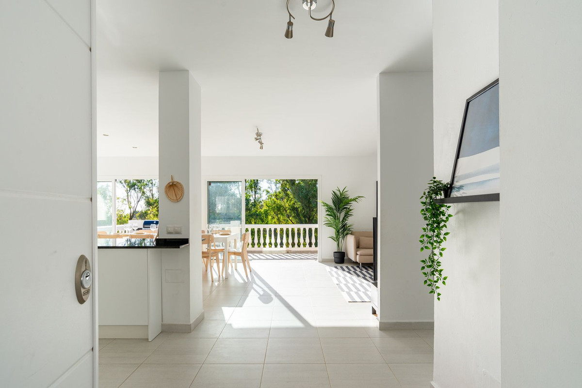 Se vende Villa - Chalet de 3 dormitorios en Costa Del Sol, Málaga, España