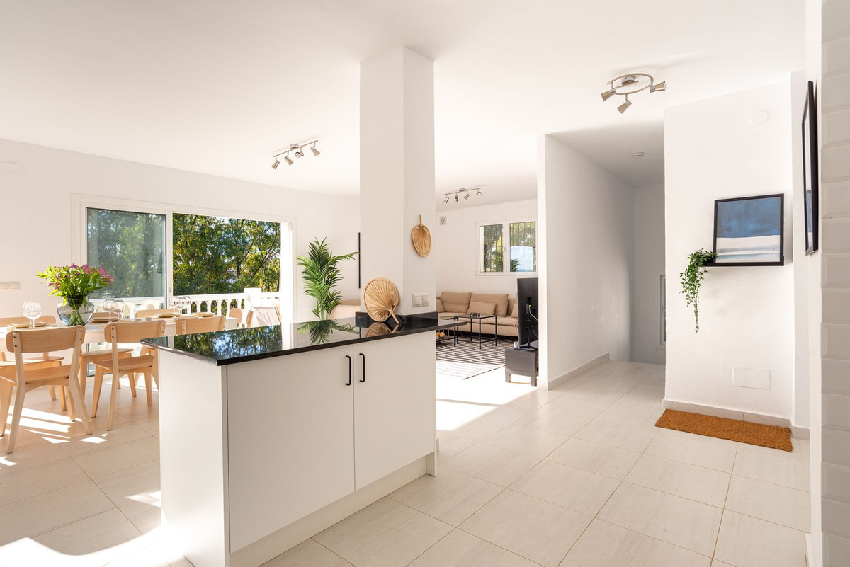 Se vende Villa - Chalet de 3 dormitorios en Costa Del Sol, Málaga, España
