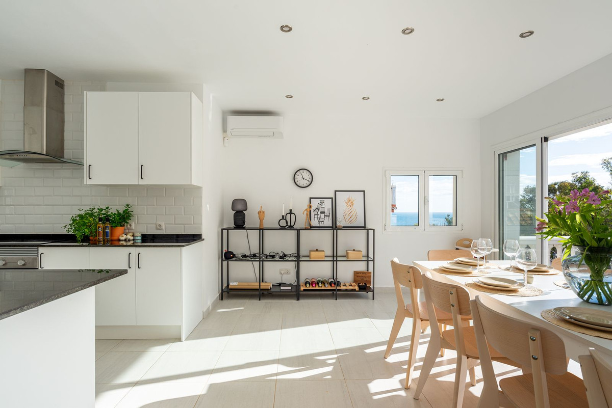 Se vende Villa - Chalet de 3 dormitorios en Costa Del Sol, Málaga, España