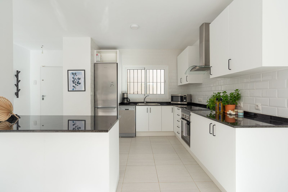 Se vende Villa - Chalet de 3 dormitorios en Costa Del Sol, Málaga, España