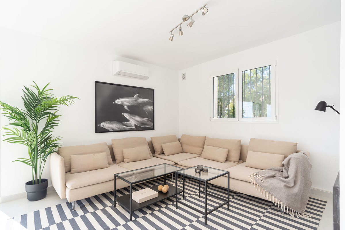 Se vende Villa - Chalet de 3 dormitorios en Costa Del Sol, Málaga, España