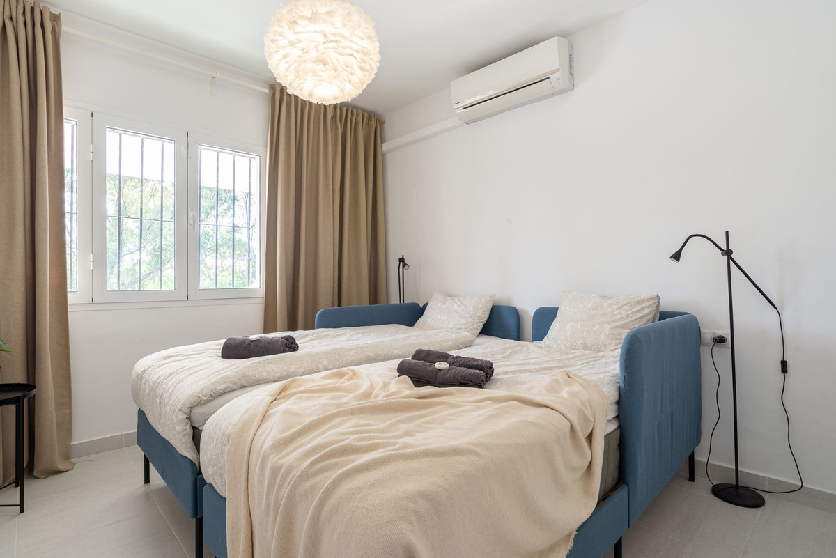 Se vende Villa - Chalet de 3 dormitorios en Costa Del Sol, Málaga, España