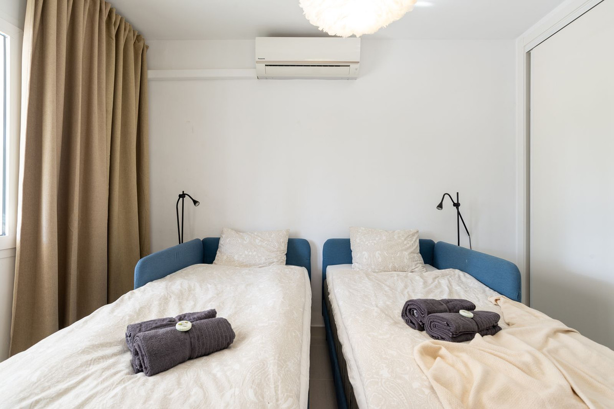 Se vende Villa - Chalet de 3 dormitorios en Costa Del Sol, Málaga, España