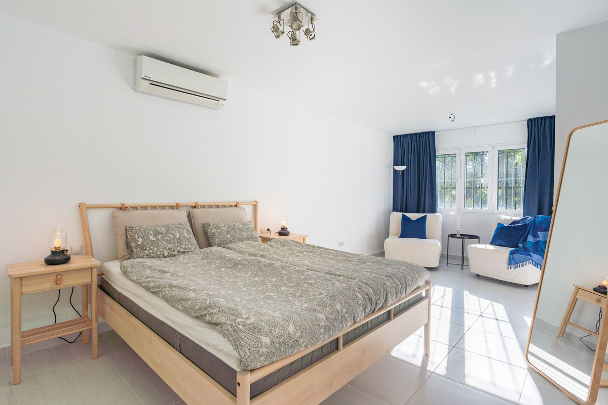Se vende Villa - Chalet de 3 dormitorios en Costa Del Sol, Málaga, España