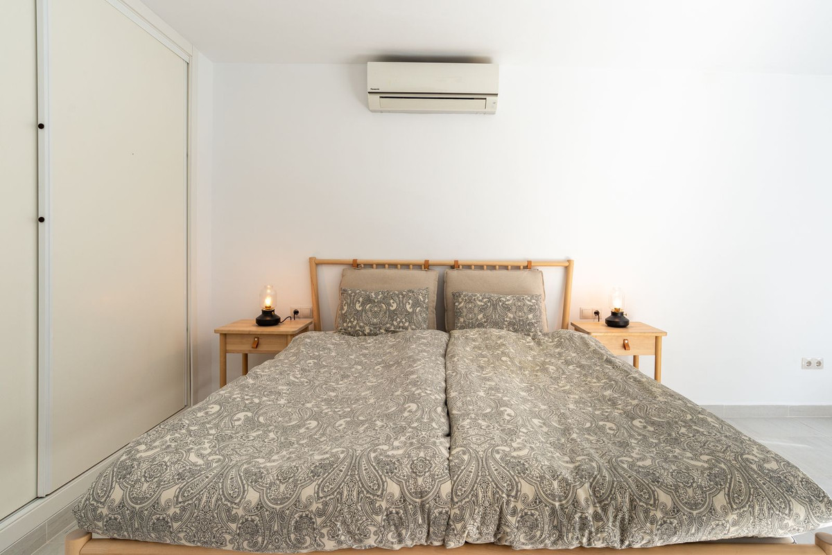 Se vende Villa - Chalet de 3 dormitorios en Costa Del Sol, Málaga, España
