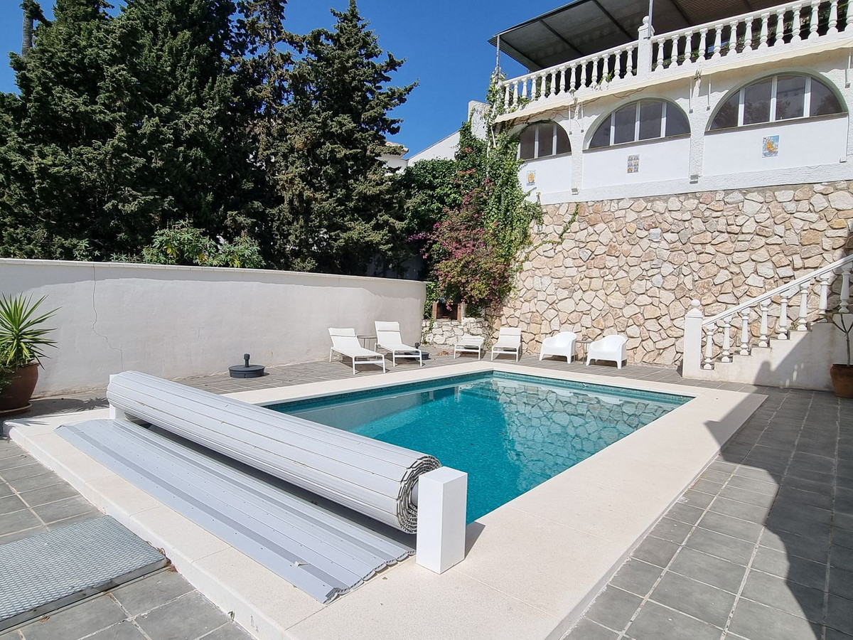 Se vende Villa - Chalet de 3 dormitorios en Costa Del Sol, Málaga, España