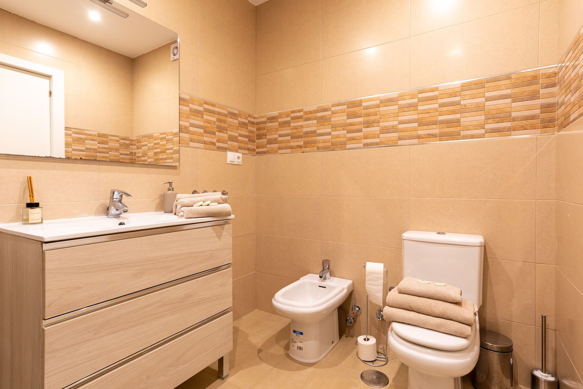 Se vende Villa - Chalet de 3 dormitorios en Costa Del Sol, Málaga, España