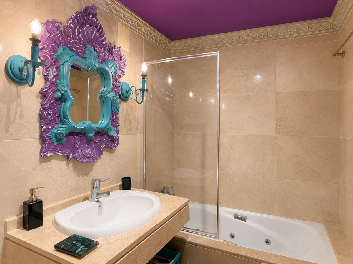 Se vende Apartamento Planta Media de 2 dormitorios en Costa Del Sol, Málaga, España