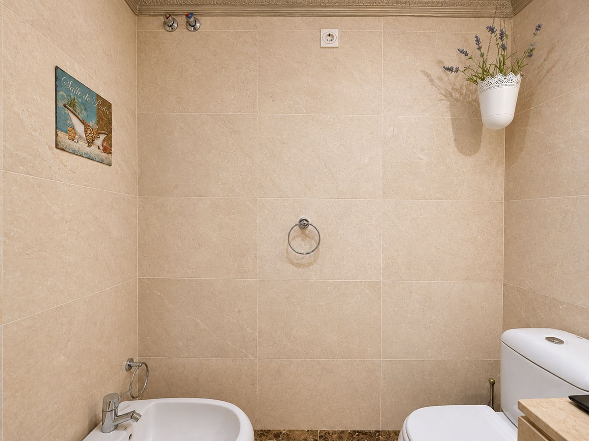 Se vende Apartamento Planta Media de 2 dormitorios en Costa Del Sol, Málaga, España