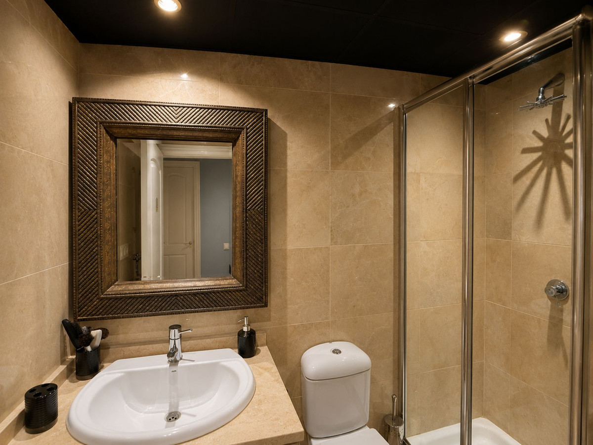 Se vende Apartamento Planta Media de 2 dormitorios en Costa Del Sol, Málaga, España