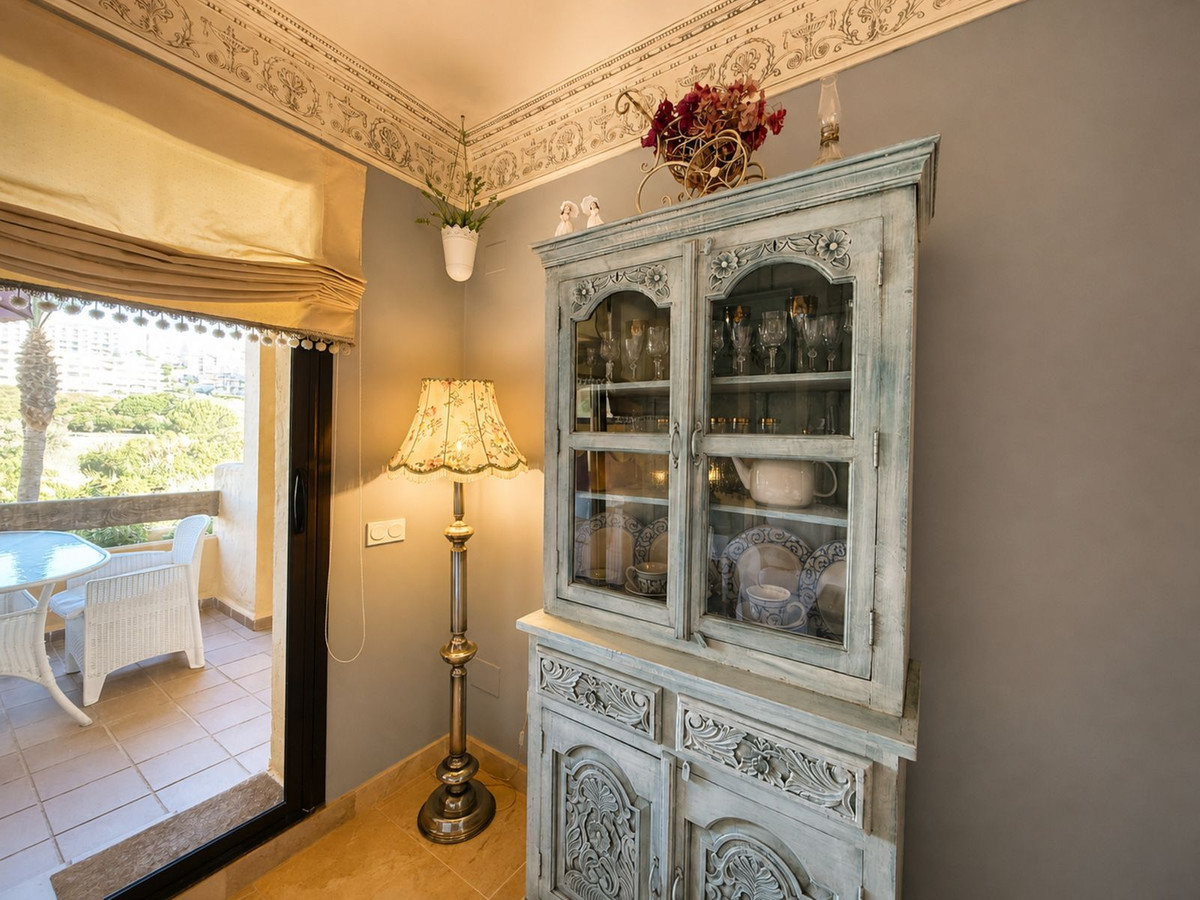 Se vende Apartamento Planta Media de 2 dormitorios en Costa Del Sol, Málaga, España
