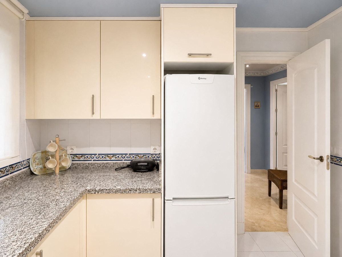 Se vende Apartamento Planta Media de 2 dormitorios en Costa Del Sol, Málaga, España