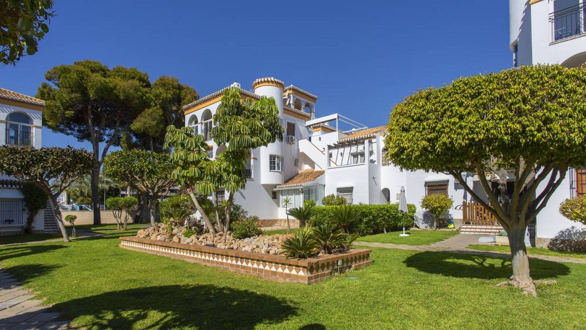 3 Bed Apartment for sale in Playa Flamenca Costa Blanca, Alicante, Spain