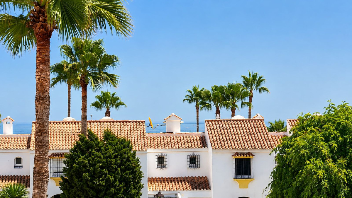 3 Bed Townhouse for sale in Casares Playa Costa Del Sol, Málaga, Spain