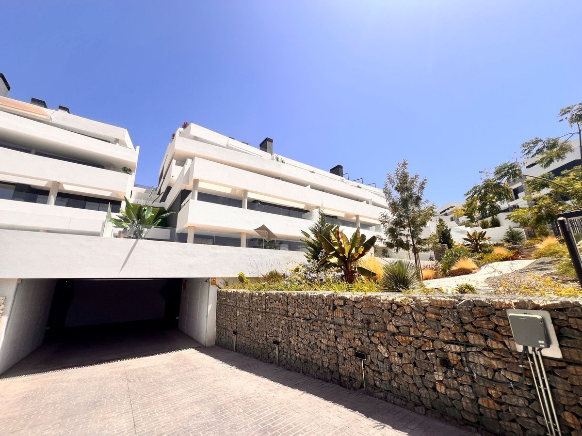 3 Bed Apartment for sale in Altos De Los Monteros Costa Del Sol, Málaga, Spain