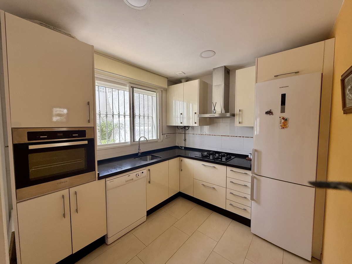 2 Bed Apartment for sale in Calahonda Costa Del Sol, Málaga, Spain