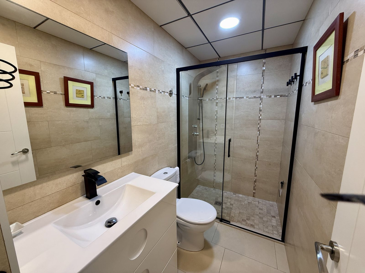 2 Bed Apartment for sale in Calahonda Costa Del Sol, Málaga, Spain