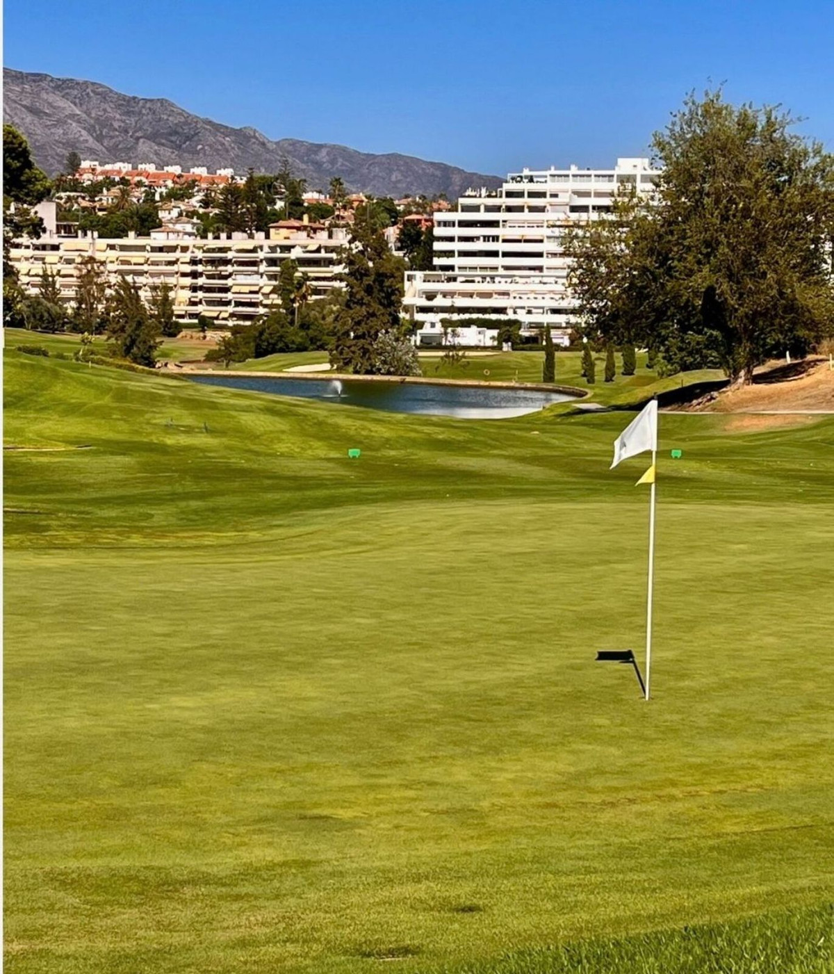 Se vende Apartamento Planta Media de 2 dormitorios en Costa Del Sol, Málaga, España