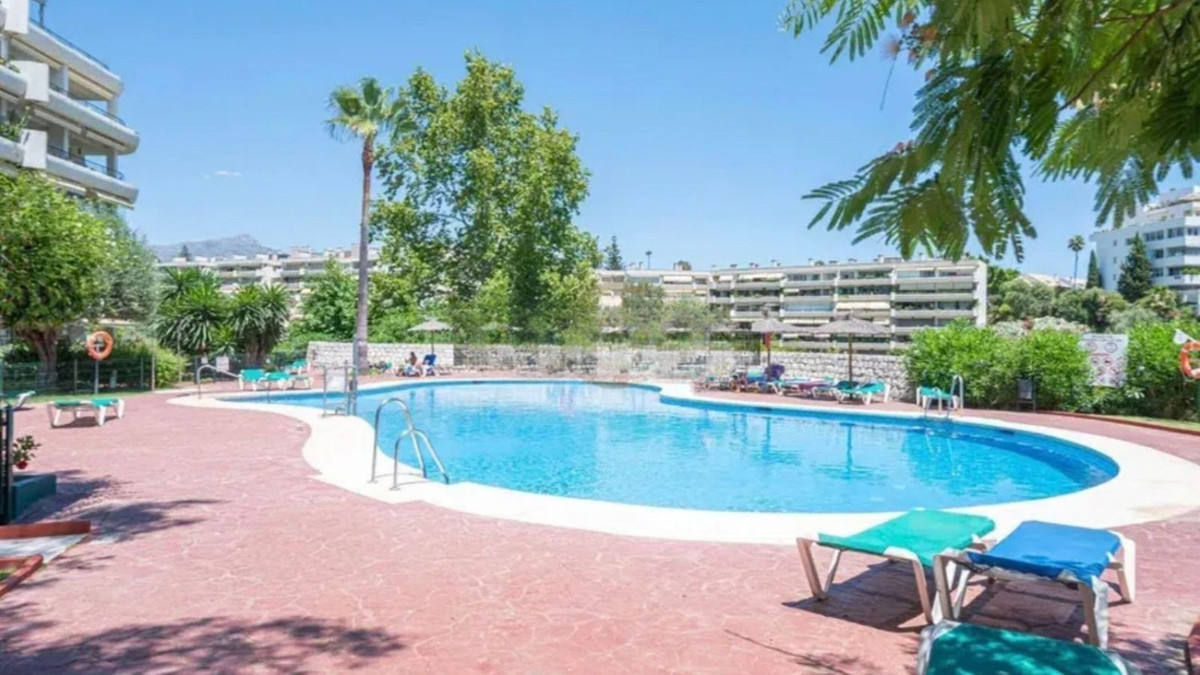 Se vende Apartamento Planta Media de 2 dormitorios en Costa Del Sol, Málaga, España