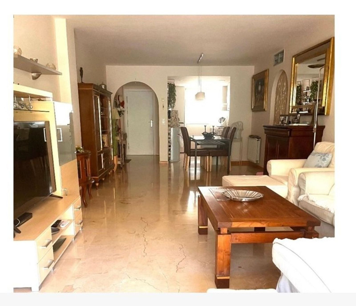 Se vende Apartamento Planta Media de 2 dormitorios en Costa Del Sol, Málaga, España