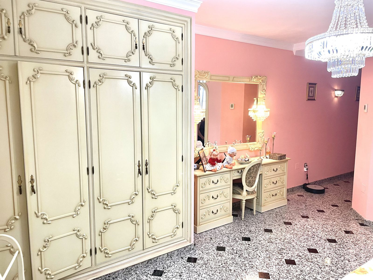 Se vende Villa - Chalet de 4 dormitorios en Costa Del Sol, Málaga, España