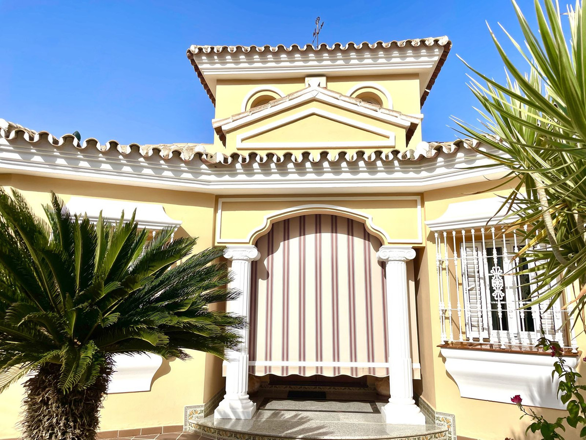 Se vende Villa - Chalet de 4 dormitorios en Costa Del Sol, Málaga, España