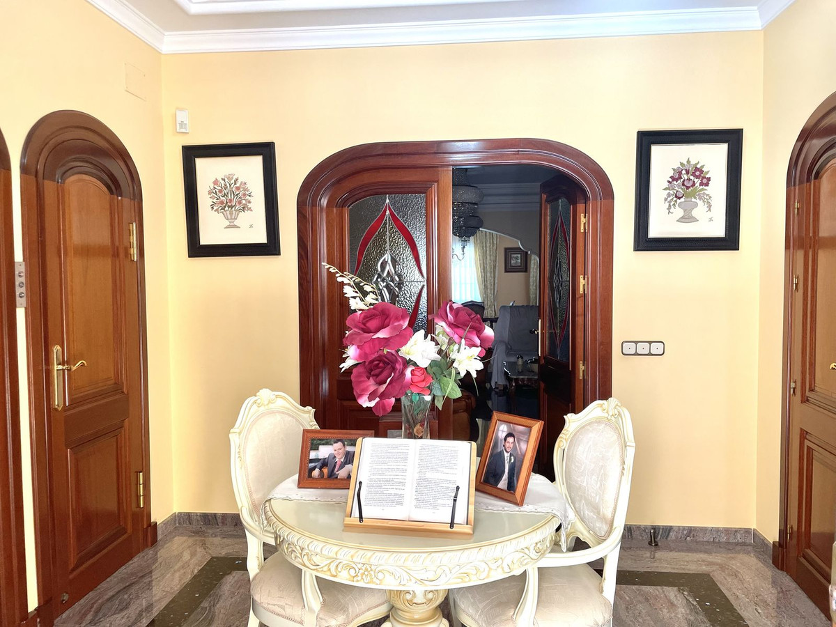 Se vende Villa - Chalet de 4 dormitorios en Costa Del Sol, Málaga, España