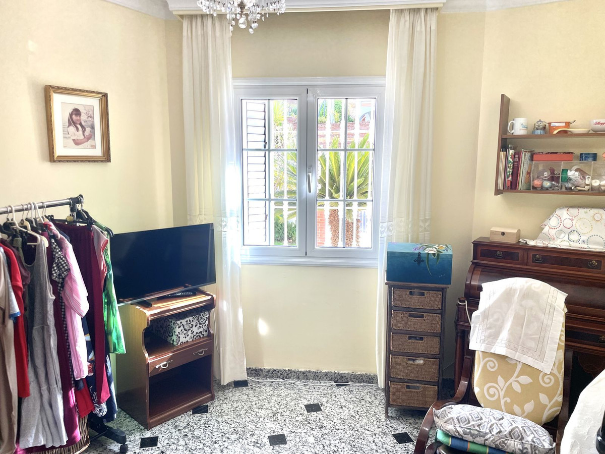 Se vende Villa - Chalet de 4 dormitorios en Costa Del Sol, Málaga, España